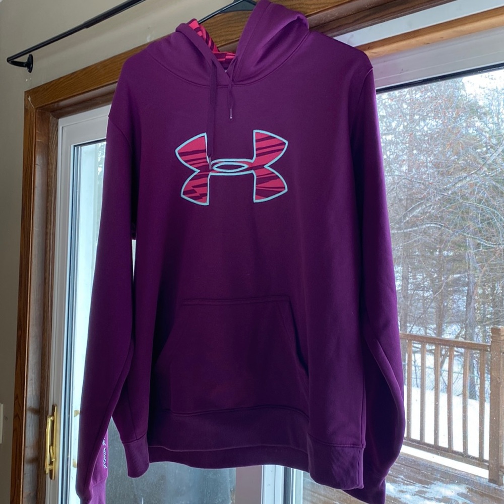 Under Armour sweatshirt